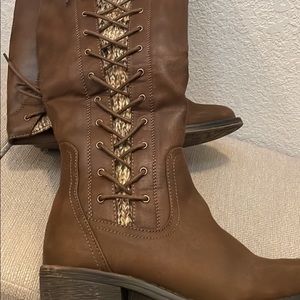 ❣️SOLD❣️NWOT Women’s Knee High Boots